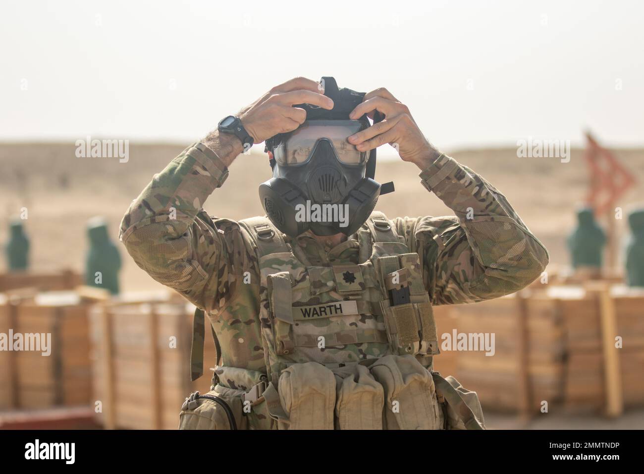 Kuwait Ranges U.S. Army Soldiers from the 35th Infantry Division conduct M17 and M4 ...
