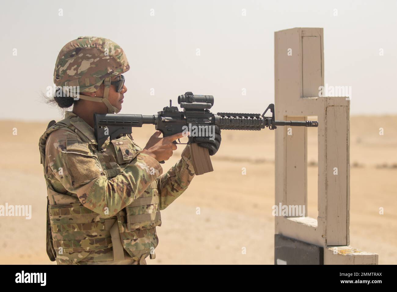 Kuwait Ranges U.S. Army Soldiers from the 35th Infantry Division conduct M17 and M4 ...
