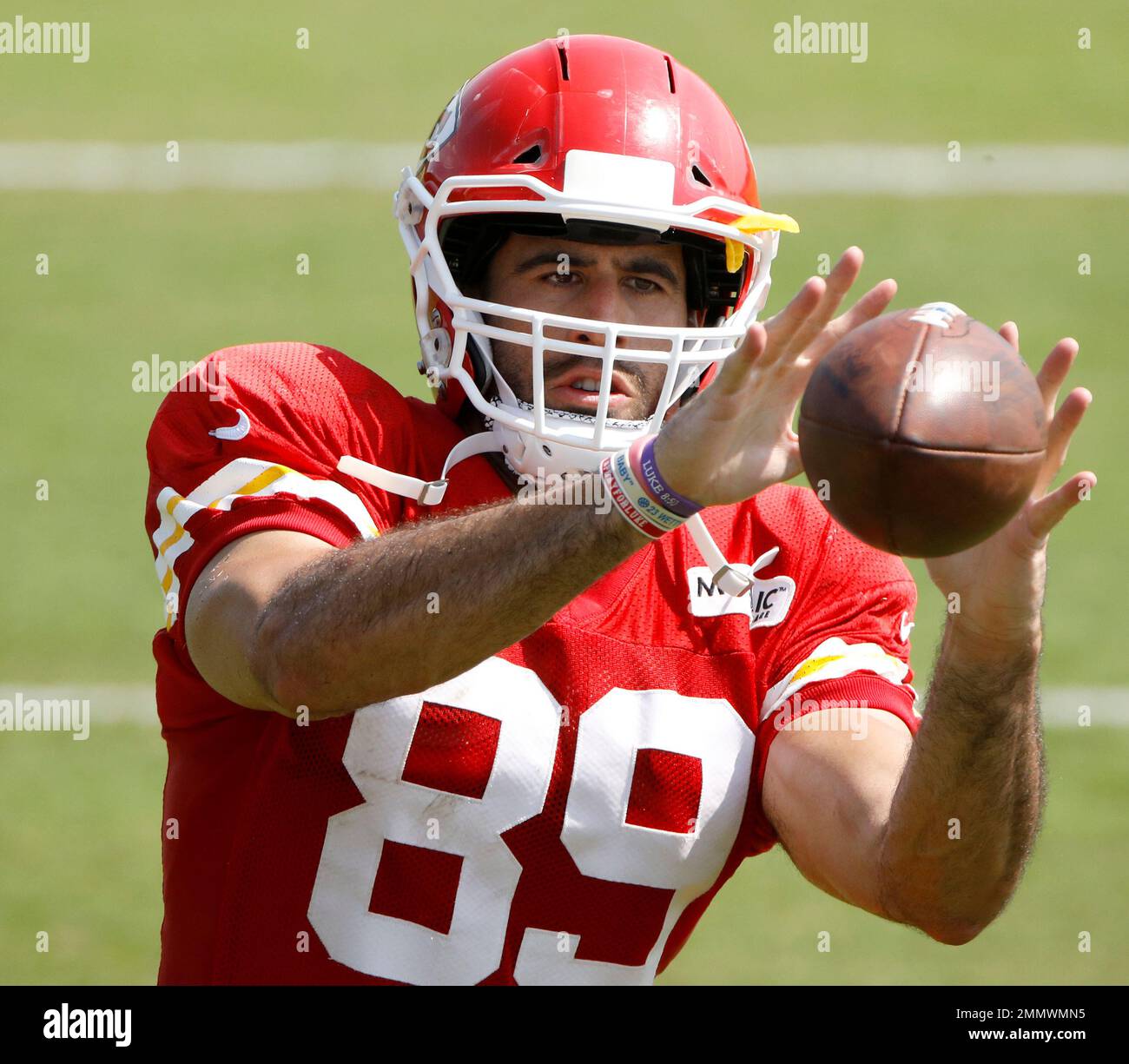 Kansas City Chiefs tight end Jace Amaro catches a ball during NFL football  training camp Thursday, Aug. 2, 2018, in St. Joseph, Mo. (AP Photo/Charlie  Riedel Stock Photo - Alamy
