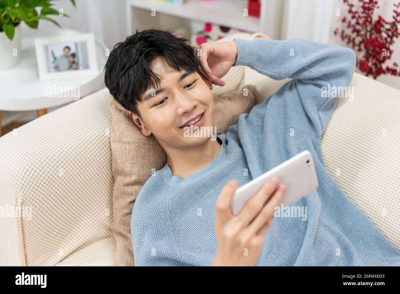 Cell phone during the game hi-res stock photography and images - Alamy