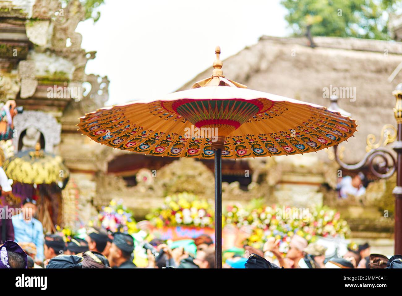 Rite of cremation of the royal family on the island of Bali. Topla people carry the throne with the members of the royal family. Stock Photo