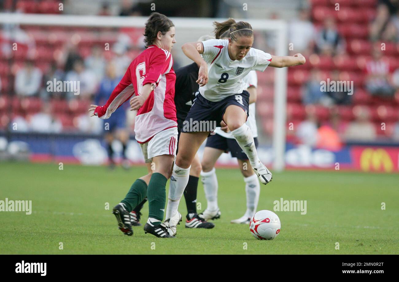 England v Hungary Women's football 2006 World Cup Qualifier  at St Marys stadium Southampton. Englands Josanne Potter in action.  image is bound by Dataco restrictions on how it can be used. EDITORIAL USE ONLY No use with unauthorised audio, video, data, fixture lists, club/league logos or “live” services. Online in-match use limited to 120 images, no video emulation. No use in betting, games or single club/league/player publications Stock Photo