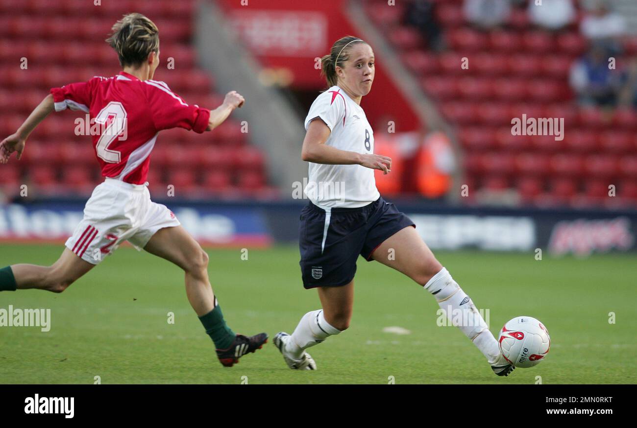 This image is bound by Dataco restrictions on how it can be used. EDITORIAL USE ONLY No use with unauthorised audio, video, data, fixture lists, club/league logos or “live” services. Online in-match use limited to 120 images, no video emulation. No use in betting, games or single club/league/player publications Stock Photo