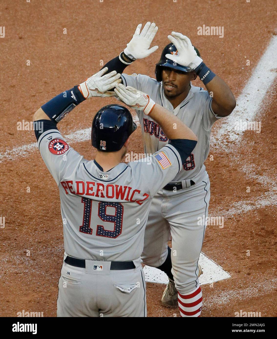 August 10, 2018: Houston Astros left fielder Tony Kemp (18) bats