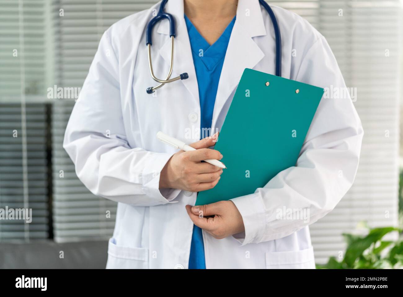 Young chinese man in doctor hi-res stock photography and images - Alamy