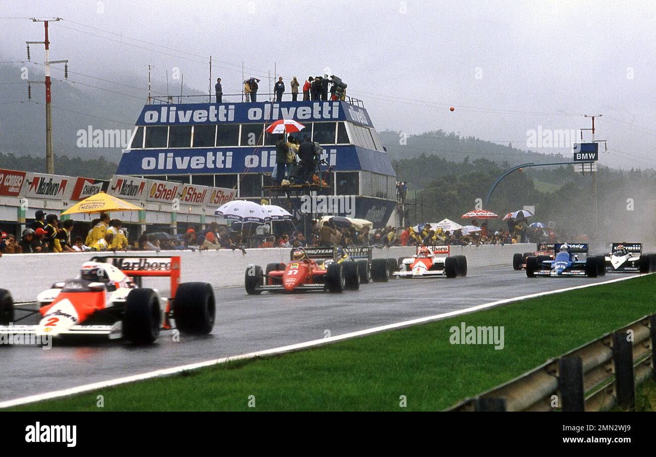 Alain Prost leads at the start of the 1985 Portuguese Grand Prix at