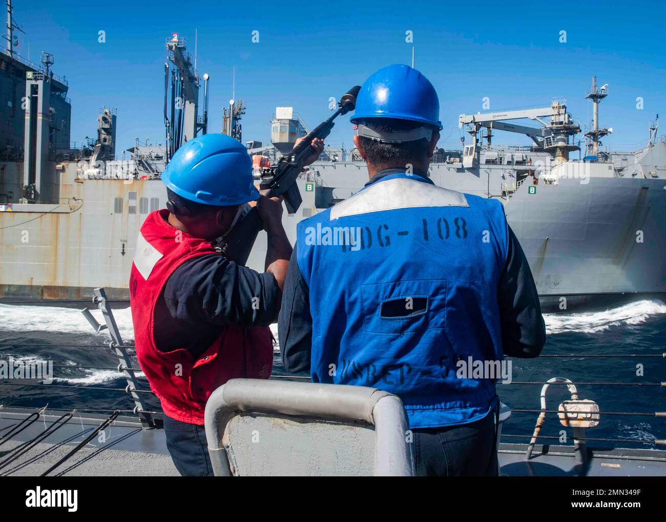 220926-N-XK462-1022 PACIFIC OCEAN (Sept. 26, 2022) U.S. Sailors shoot ...