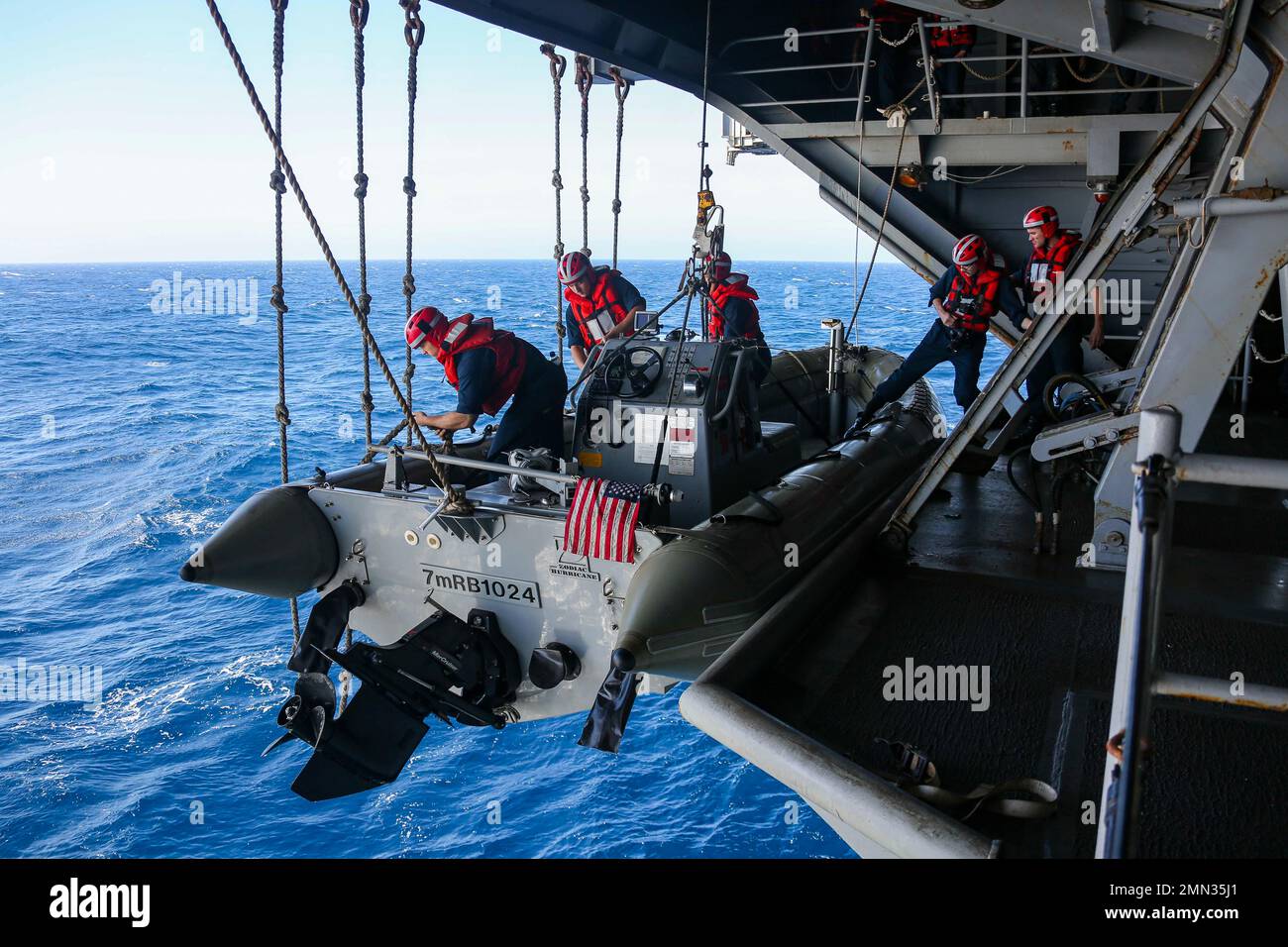 220926-N-VI910-1093 PACIFIC OCEAN (Sept. 26, 2022) Sailors enter a ...