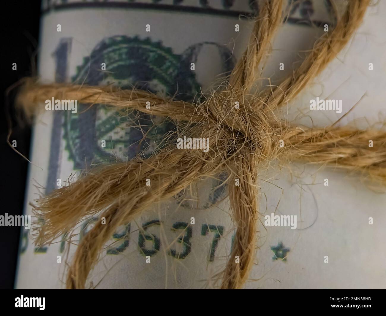 Tie the straps hires stock photography and images Alamy