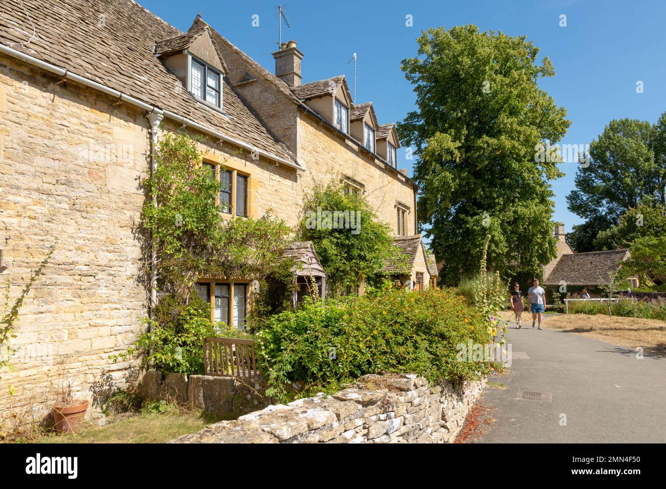 Limestone houses, Lower Slaughter, Gloucestershire, UK 2022 Stock Photo