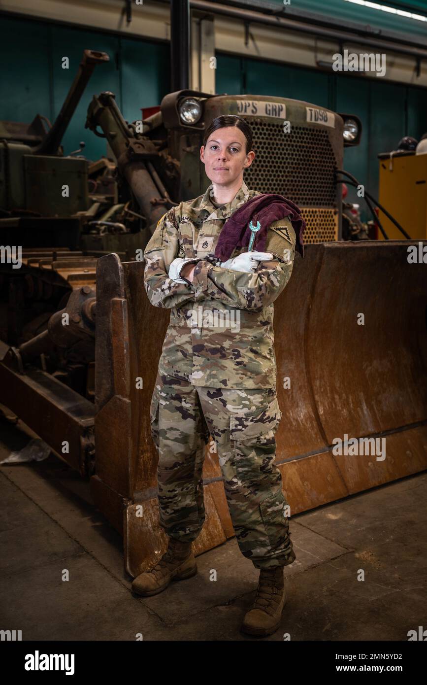 Army maintenance activity hires stock photography and images Alamy