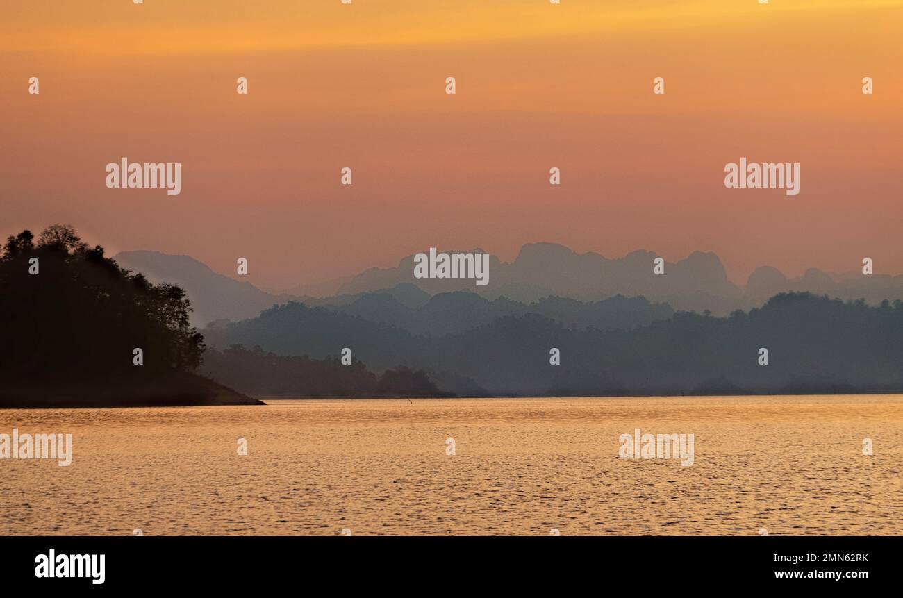 Sunset on Khao Laem Lake (Vajiralongkorn Dam), Khao Laem National Park, Kanchanaburi, Thailand Stock Photo