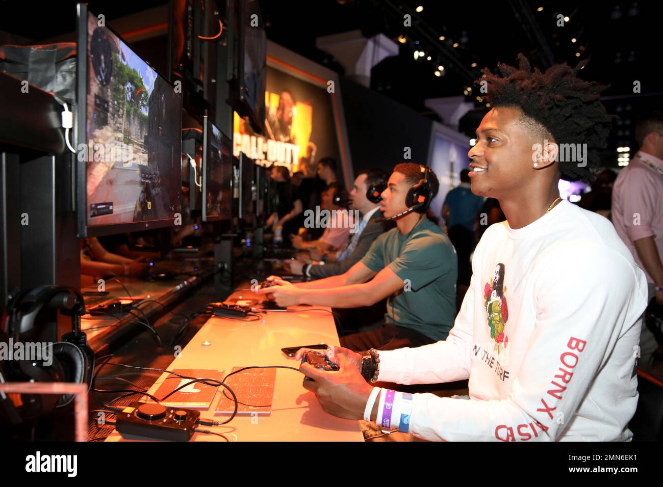Cod Basketball Ops IMAGE DISTRIBUTED FOR ACTIVISION - Basketball star De'Aaron Fox gets ...