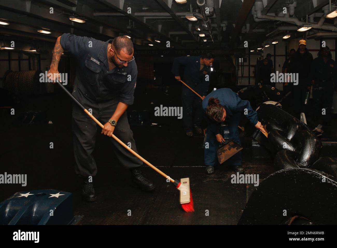 220929-N-MU675-1017 PACIFIC OCEAN (Sept. 29, 2022) Sailors clean rust ...