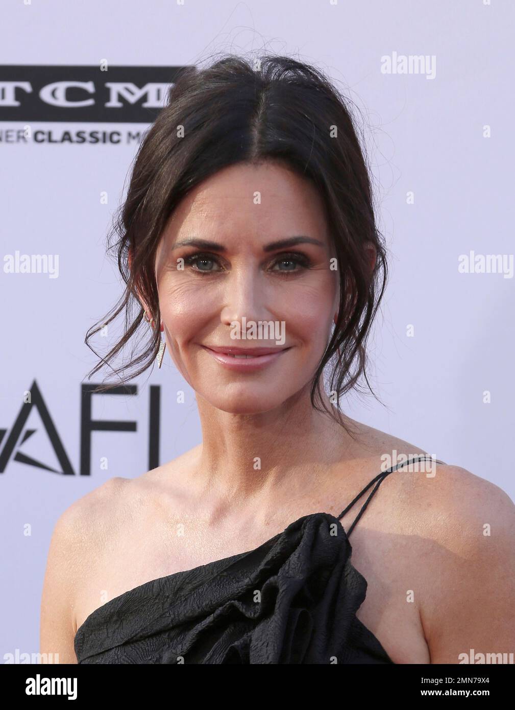 Courteney Cox arrives at the 46th AFI Life Achievement Award Honoring