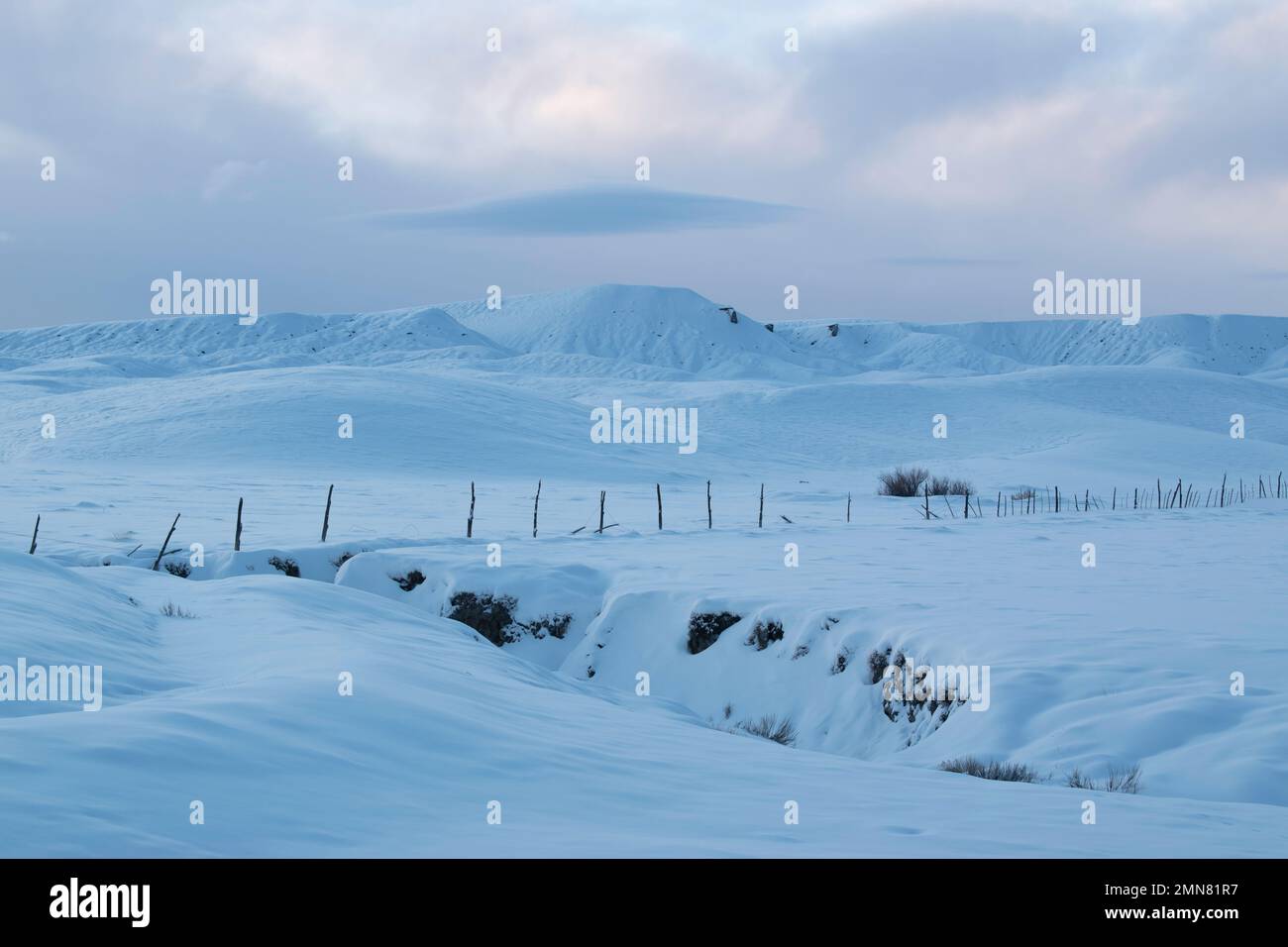 Frozen landscapes hi-res stock photography and images - Alamy