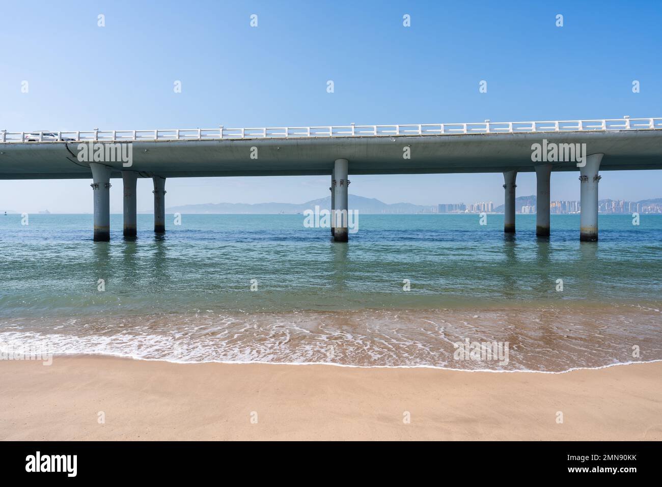 Xiamen arms drill bridge Stock Photo Alamy