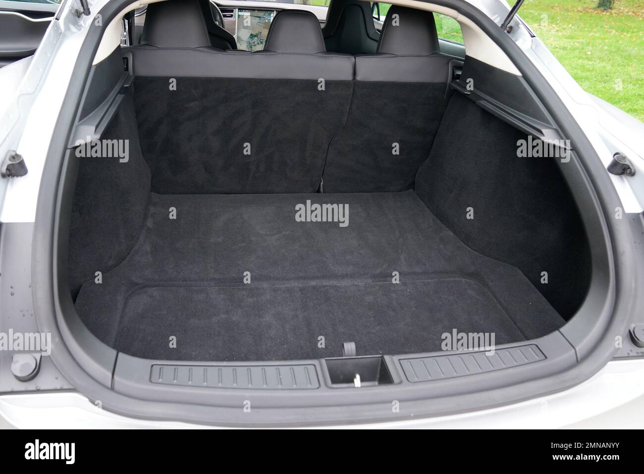 empty car trunk sport vehicle Luggage Compartment Stock Photo - Alamy