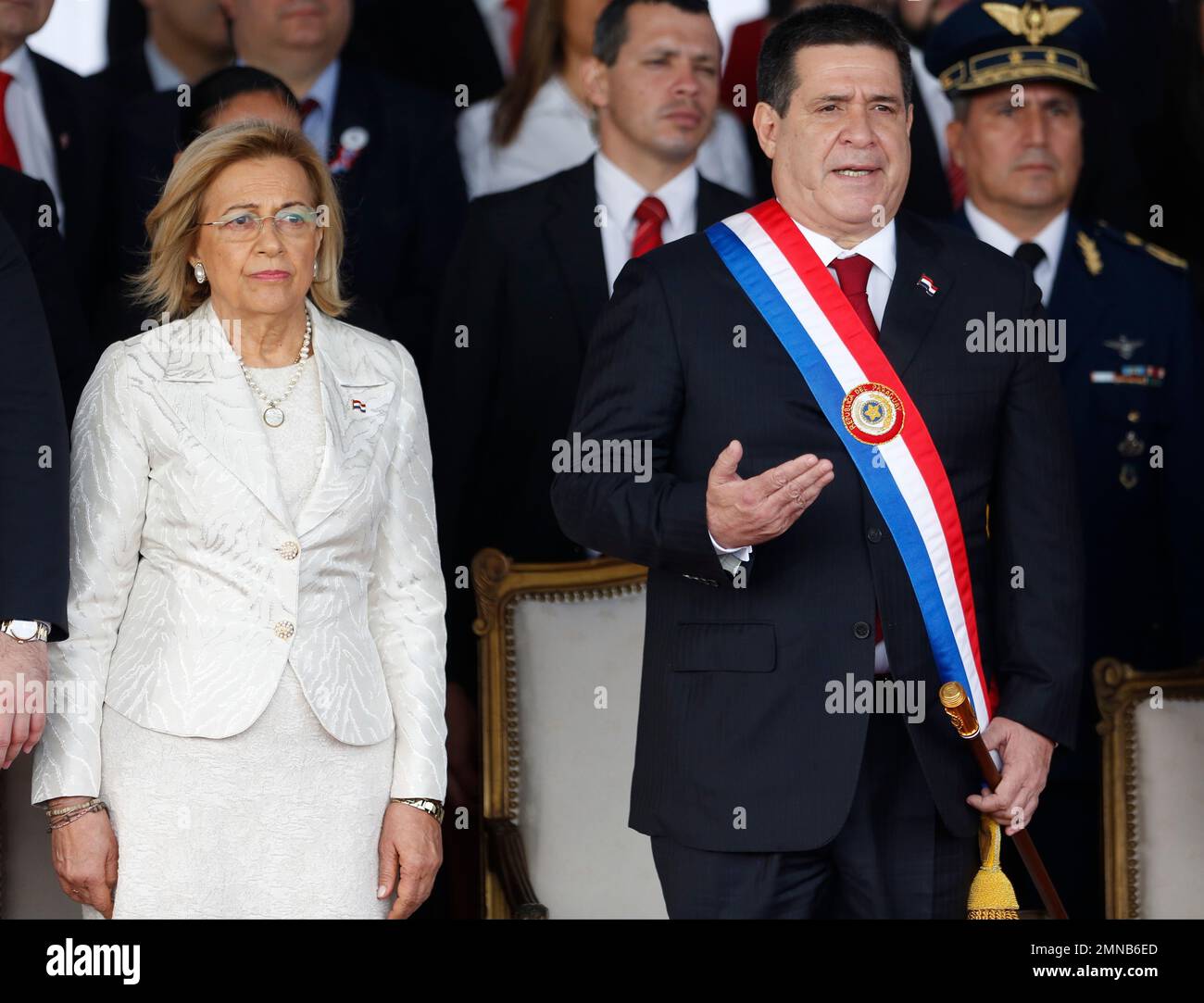 Paraguay's President Horacio Cartes and Vice-President Alicia Pucheta ...