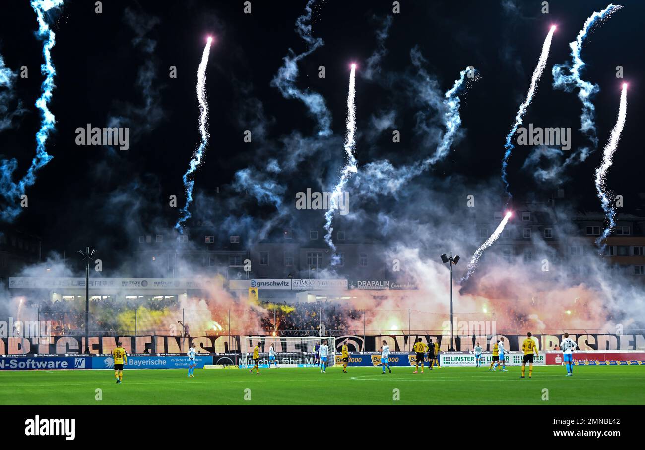 Jakob Lemmer of Dynamo Dresden and Albion Vrenezi of TSV 1860 News Photo  - Getty Images