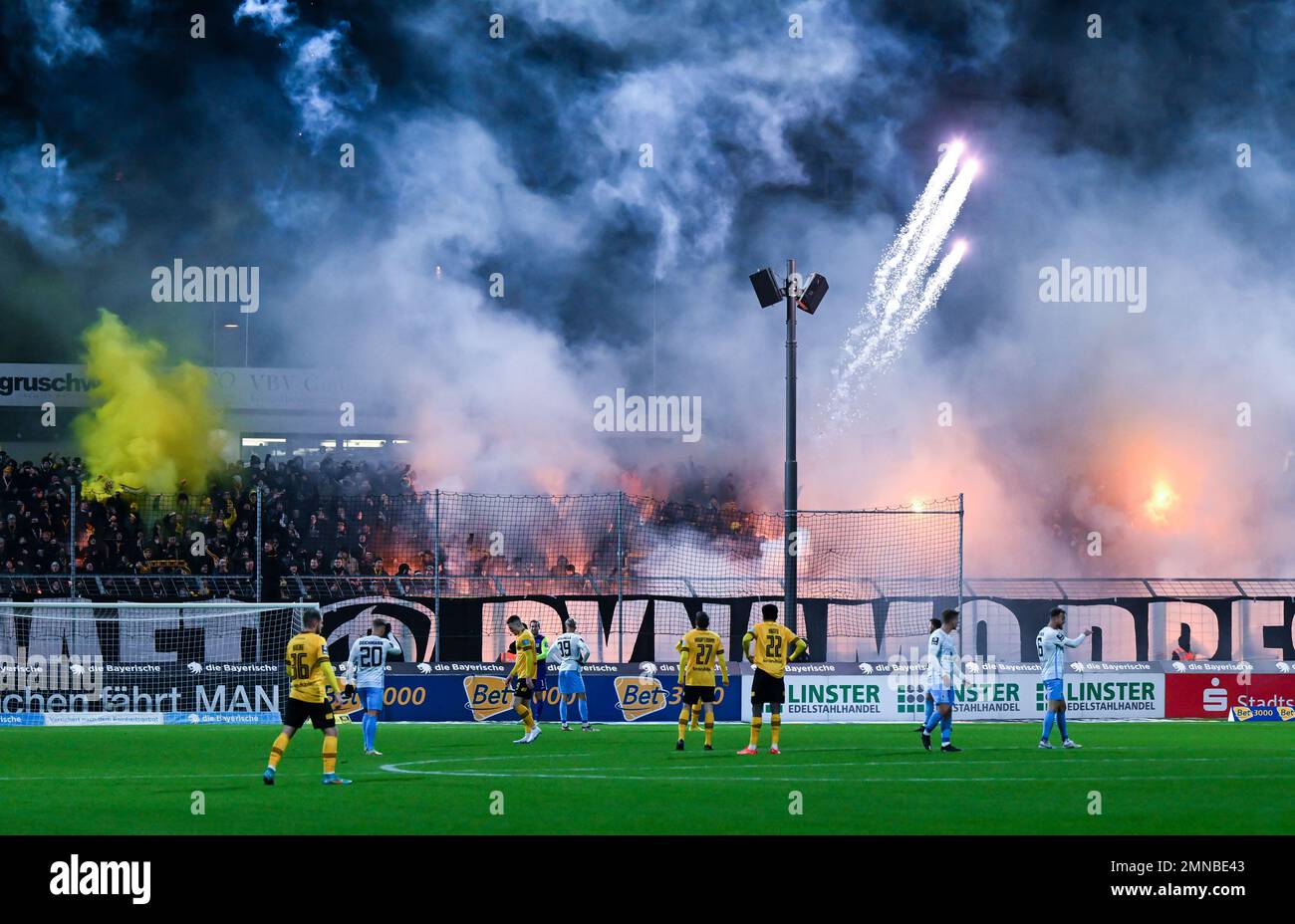 Jakob Lemmer of Dynamo Dresden and Albion Vrenezi of TSV 1860 News Photo  - Getty Images