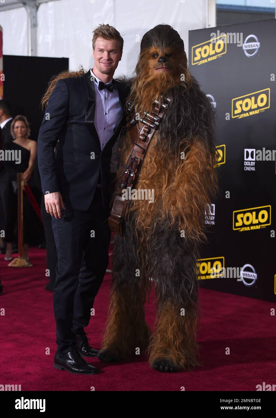 Joonas Suotamo and Chewbacca arrive at the premiere of "Solo A Star