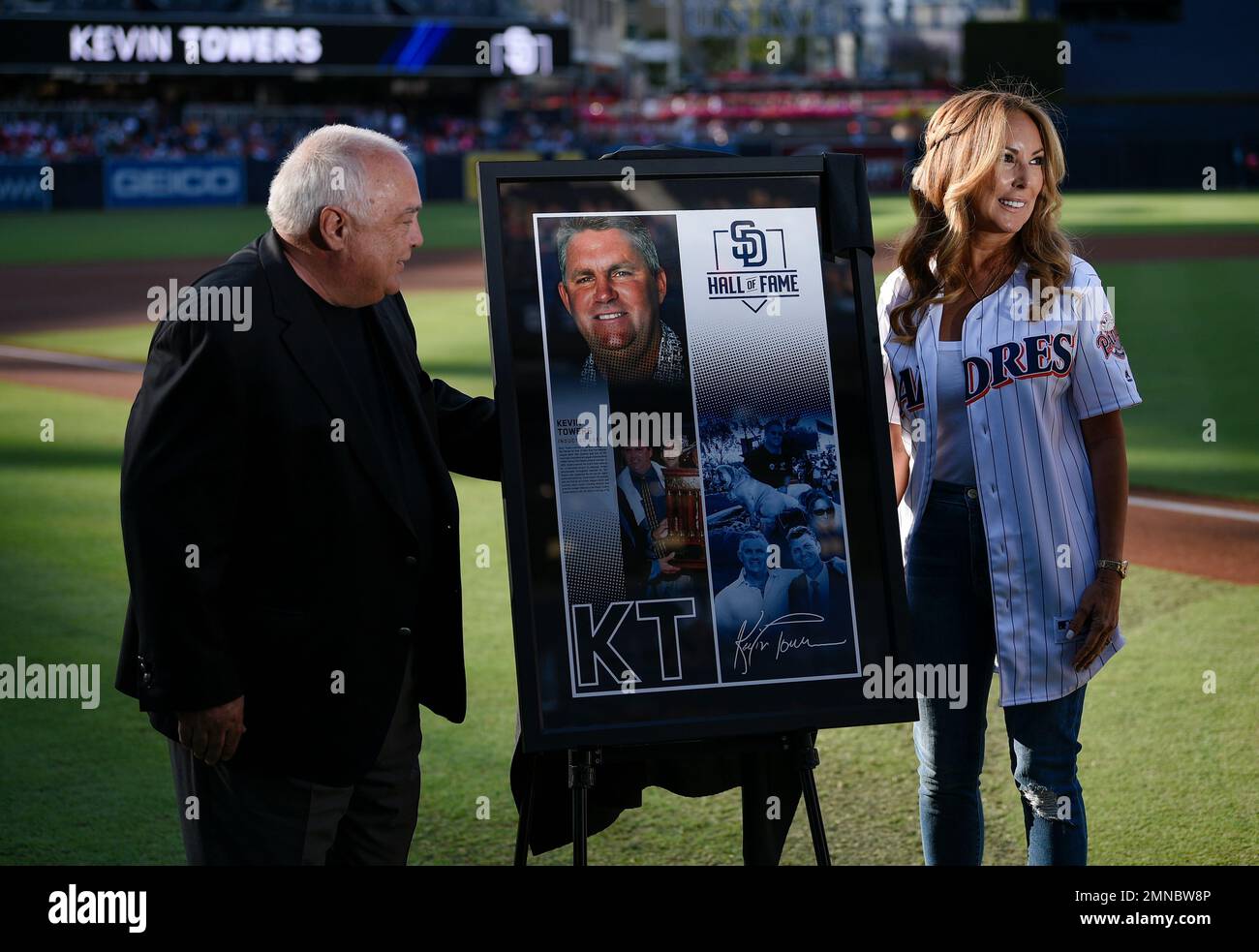 Kelly Towers, right, wife of former San Diego Padres General Manager