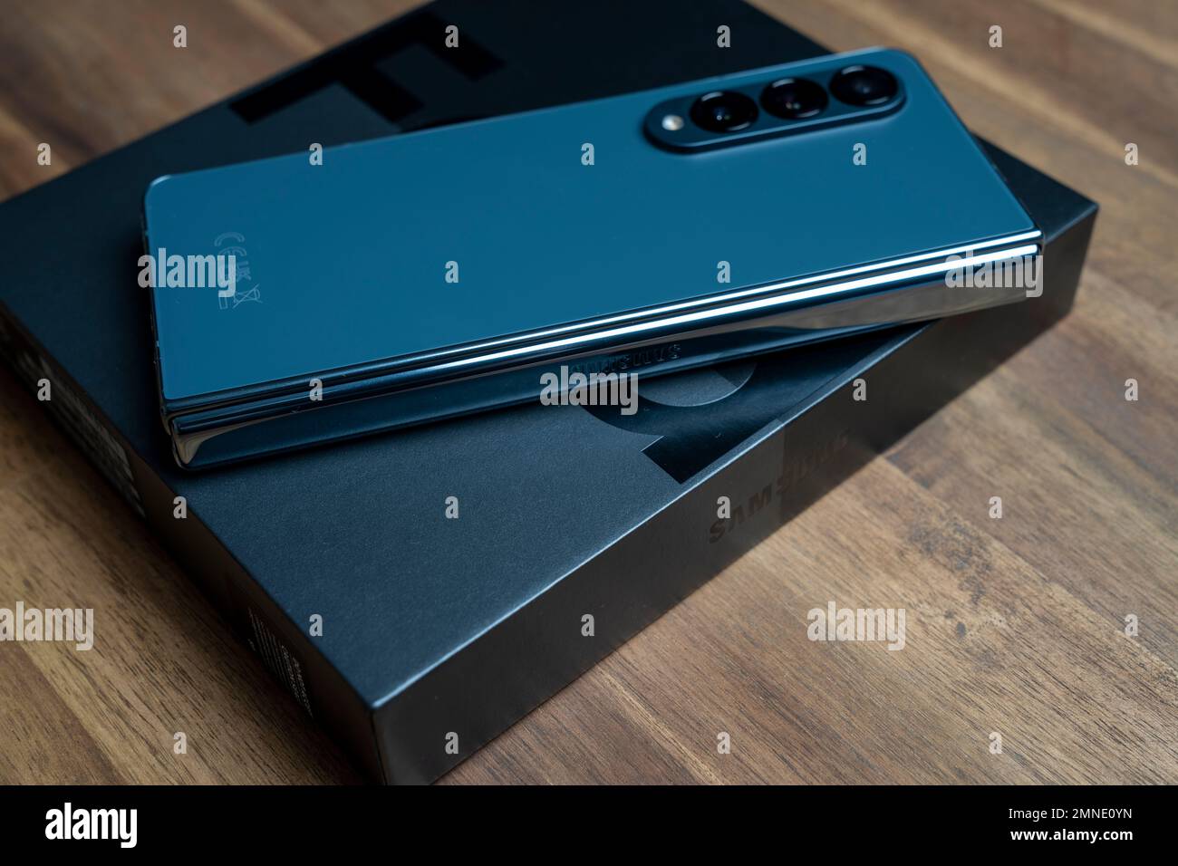 SAMSUNG Galaxy Z Fold4 SC-55C グレイグリーン Samsung Galaxy Z Fold4 256GB (Unlocked) Graygreen SM
