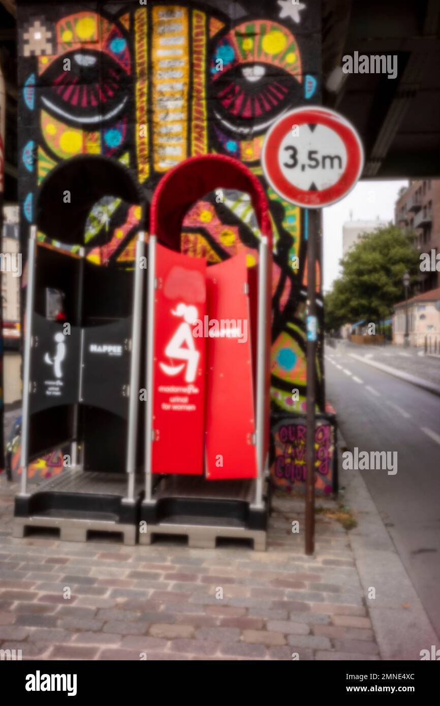 Outdoor urinals hires stock photography and images Alamy