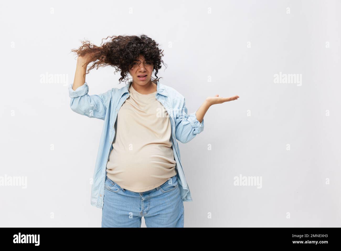 Pregnant woman hair loss and dryness during pregnancy, health problems