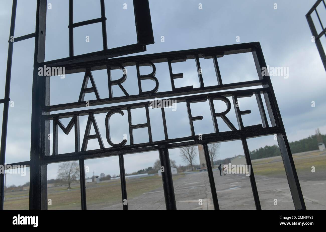 Lettering Arbeit macht frei (Work sets you free) in the entrance building to the prisoners' camp Tower A, Sachsenhausen Concentration Camp Memorial Stock Photo