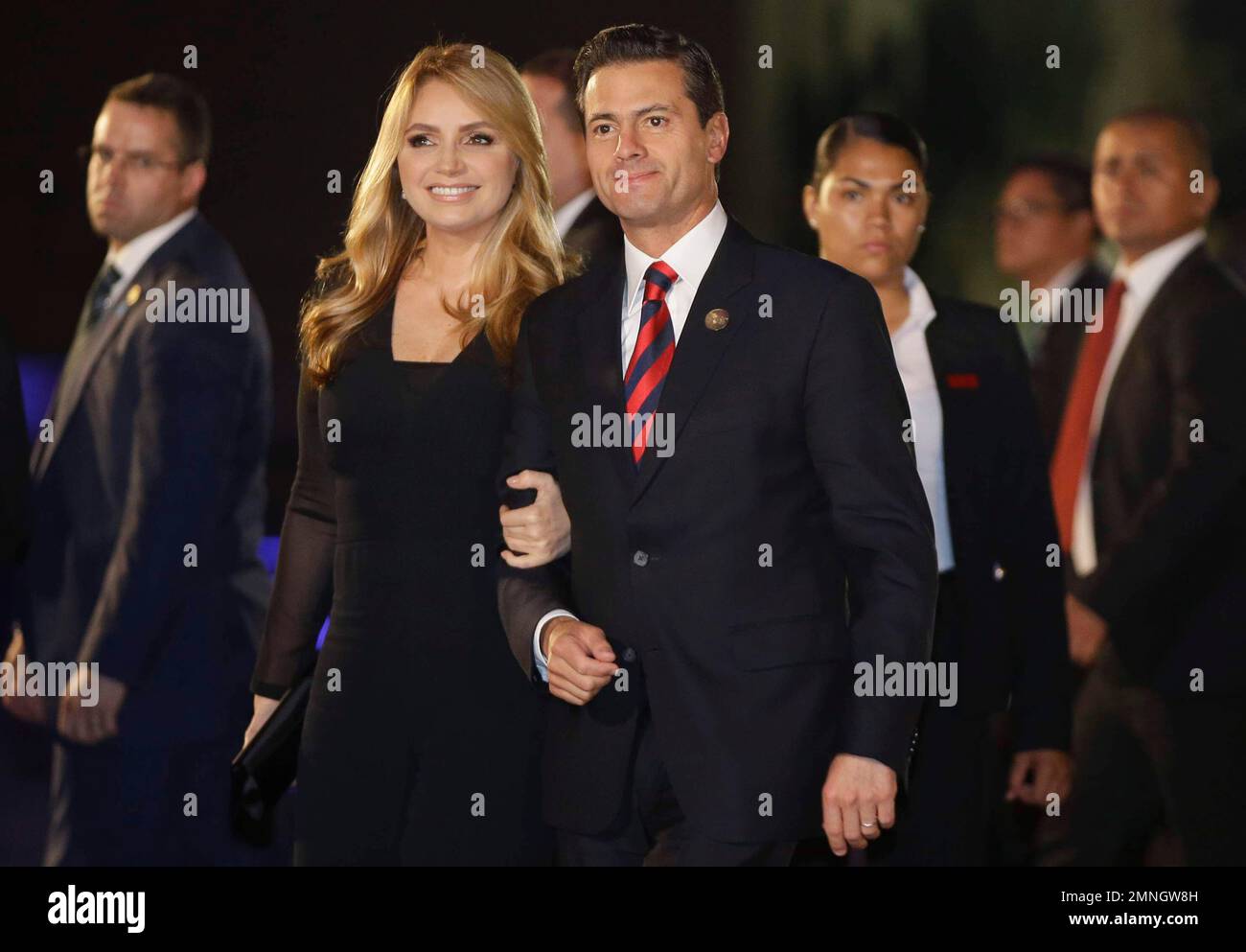 Mexico s President Enrique Pena Nieto And His Wife First Lady Angelica mexico-s-president-enrique-pena-nieto-and-his-wife-first-lady-angelica