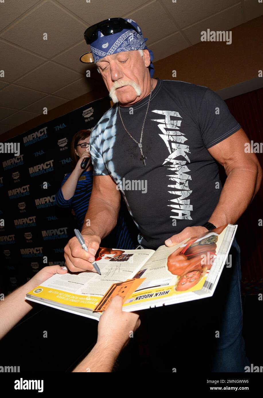 FILE PHOTO** Hulk Hogan Reportedly Can't Feel Lower Body following Back  Surgery. LAS VEGAS, NV - May 15: Hulk Hogan Helps Welcome TNA Impact  Wrestling to Orleans Arena on May 15, 2013