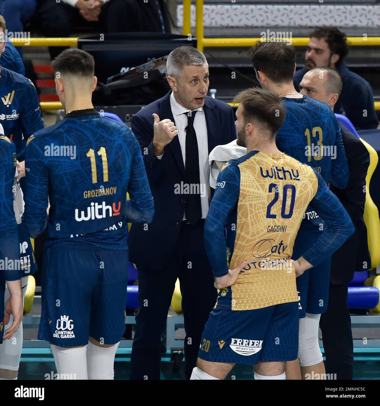 AGSM Forum, Verona, Italy, March 12, 2022, Gianlorenzo Blengini - Head  Coach - Cucine Lube Civitanova during an time-out during Verona Volley vs  Cucine Lube Civitanova - Volleyball Italian Serie A Men