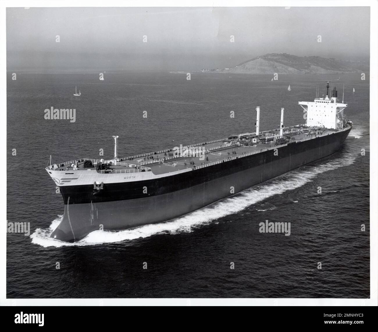The supertanker SS Worth soon to become hospital ship USNS Mercy ca. 31 Jan 1976 Stock Photo