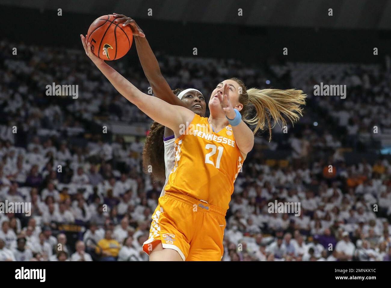 Baton Rouge, LA, USA. 30th Jan, 2023. LSU's Flau'jae Johnson (4) blocks the shot of Tennessee's Tess Darby (21) during NCAA Women's Basketball action between the Tennessee Volunteers and the LSU Tigers at the Pete Maravich Assembly Center in Baton Rouge, LA. Jonathan Mailhes/CSM/Alamy Live News Stock Photo