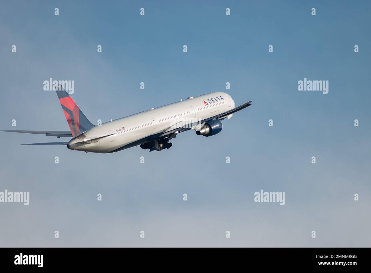 Boeing 767 432er arrival hi-res stock photography and images - Alamy