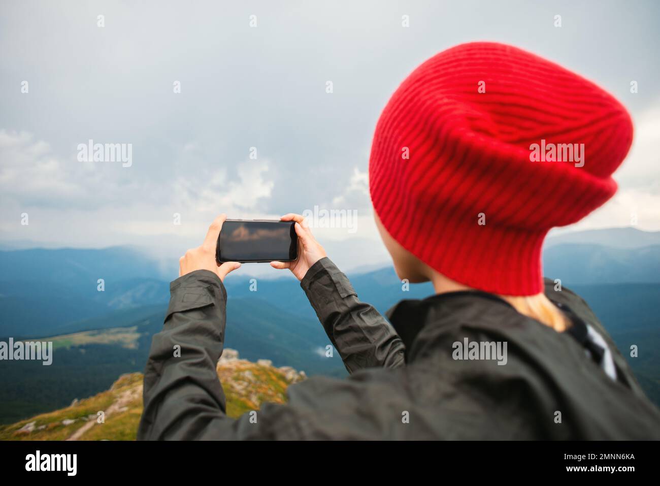 Red hat hacker hi-res stock photography and images - Alamy