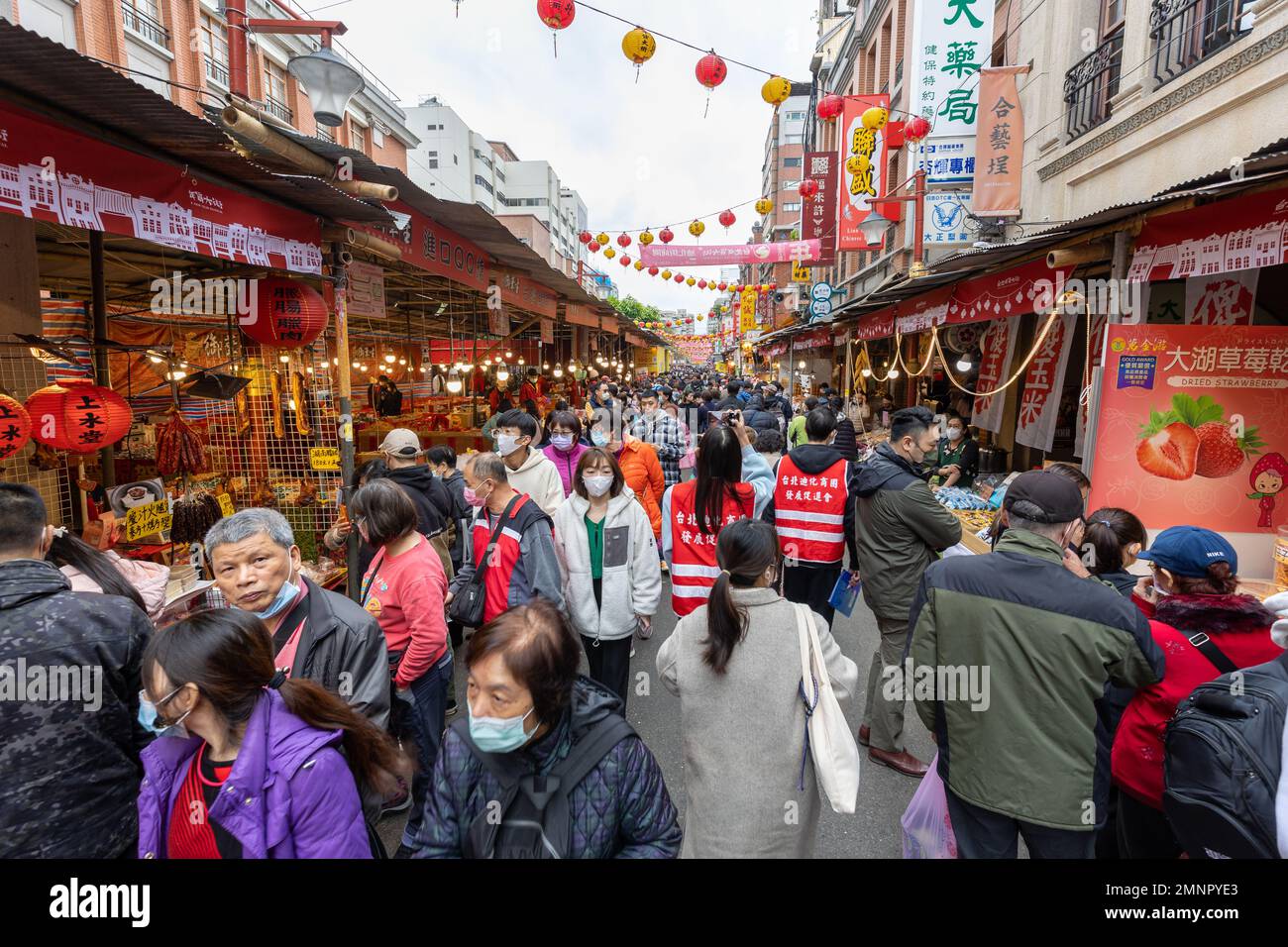 Crowds of Taipei residents shop at the Dihua St New Year market in Taipei, Taiwan. Stock Photo