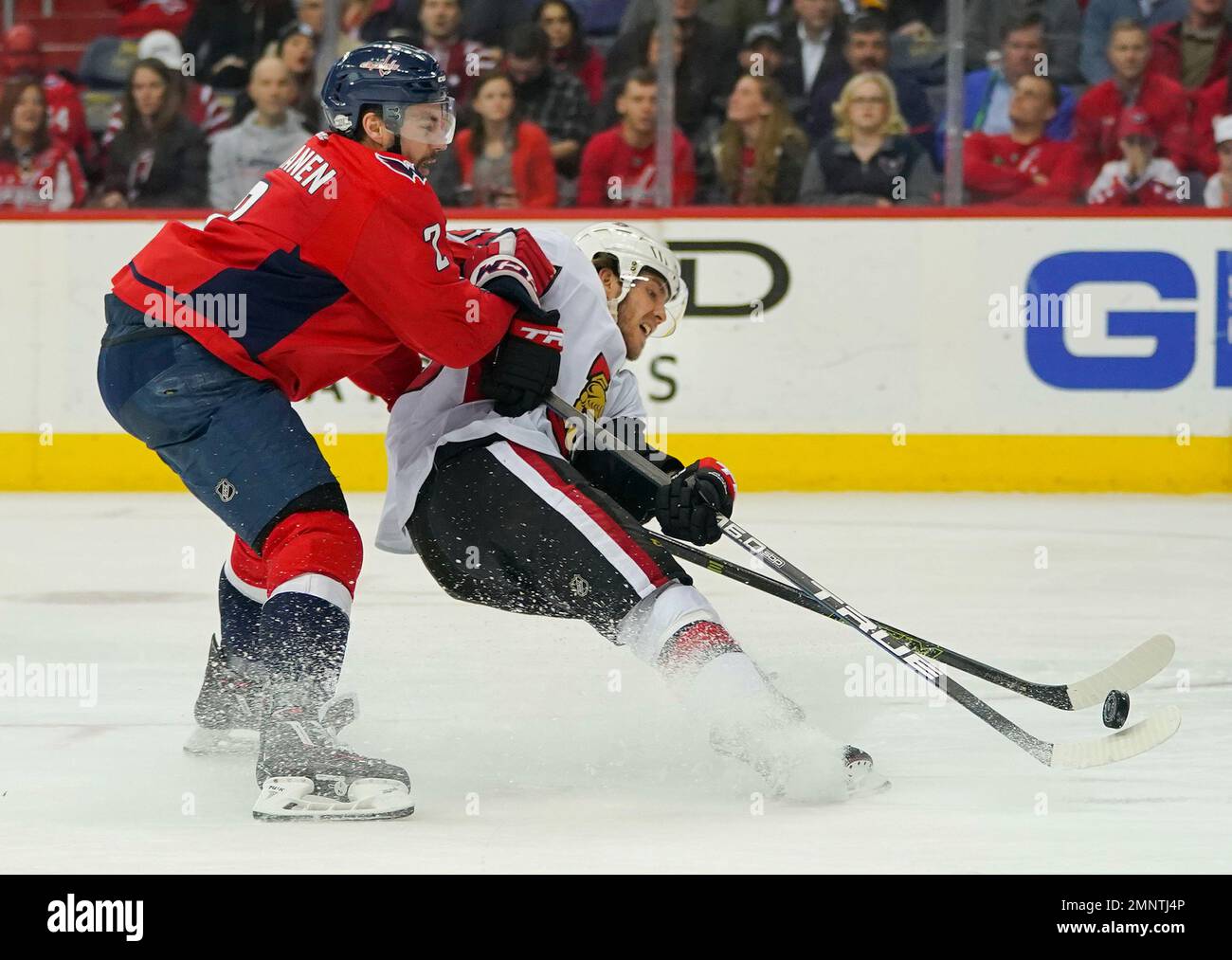 Ottawa Senators left wing Mike Hoffman 68 and Washington