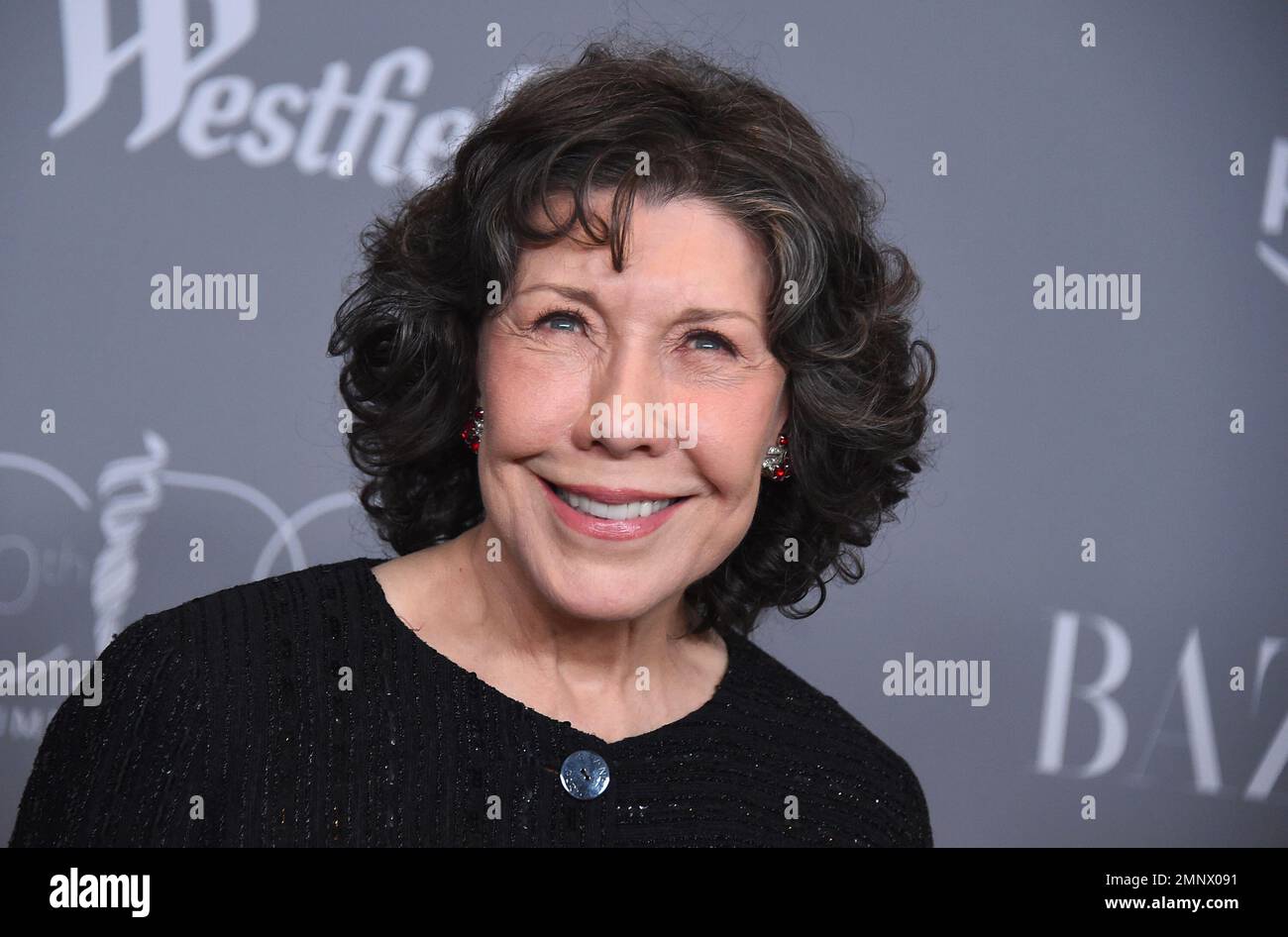 Lily Tomlin arrives at the 20th annual Costume Designers Guild Awards