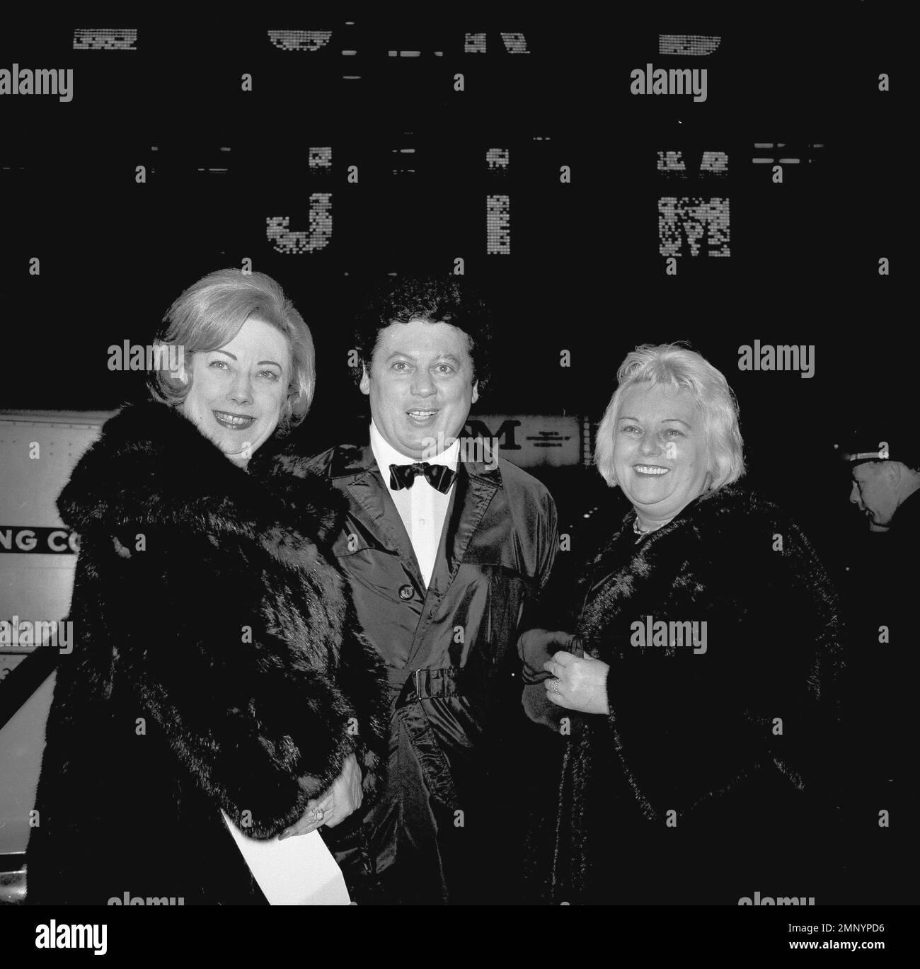 FILE In this March 16, 1965, file photo, comedian Marty Allen, center