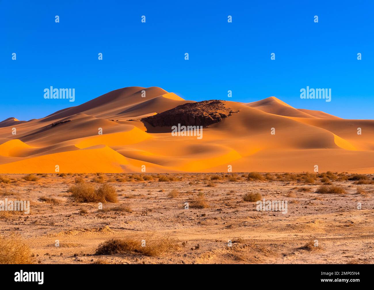 Sand dunes in the Sahara desert, Tassili N'Ajjer National Park, Tadrart ...
