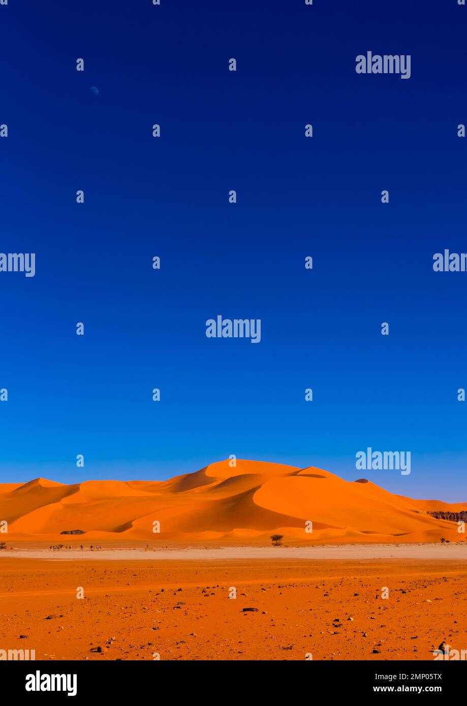 Sand dunes in the Sahara desert, Tassili N'Ajjer National Park, Tadrart ...