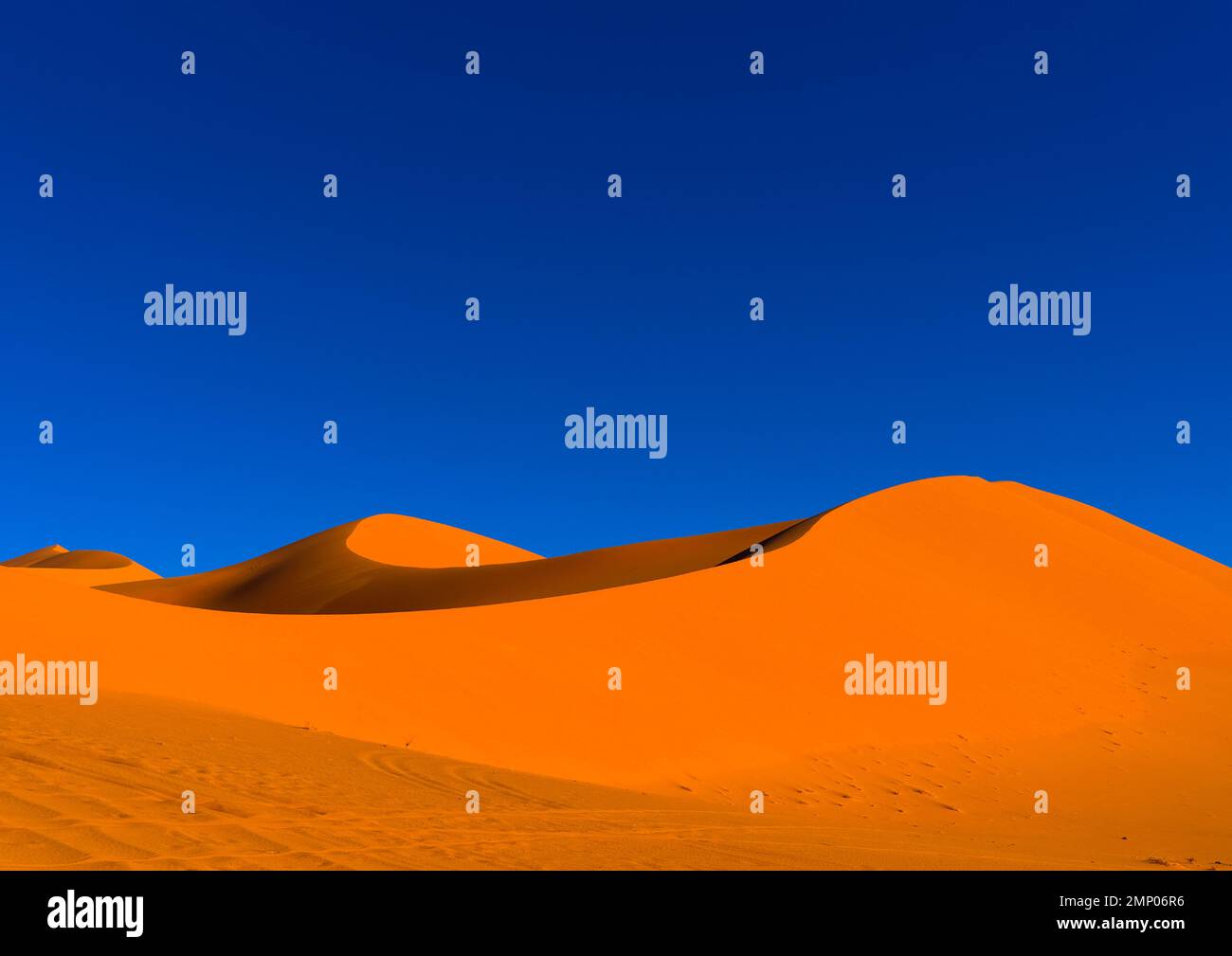 Sand dunes in the Sahara desert, Tassili N'Ajjer National Park, Tadrart ...