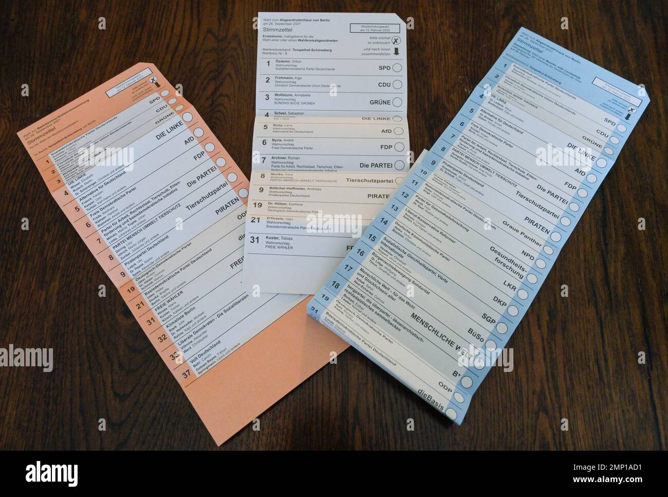 Wahlzettel für die Erststimme, Zweitstimme und für die BVV, Wahlunterlagen zur Berliner Wiederholungswahl am 12.02.2023, Berlin, Deutschland Stock Photo