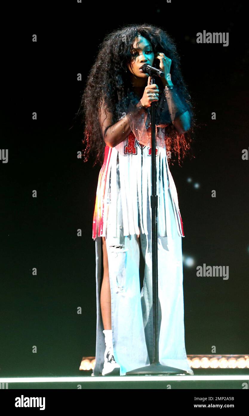 Sza performs "Broken Clocks" at the 60th annual Grammy Awards at