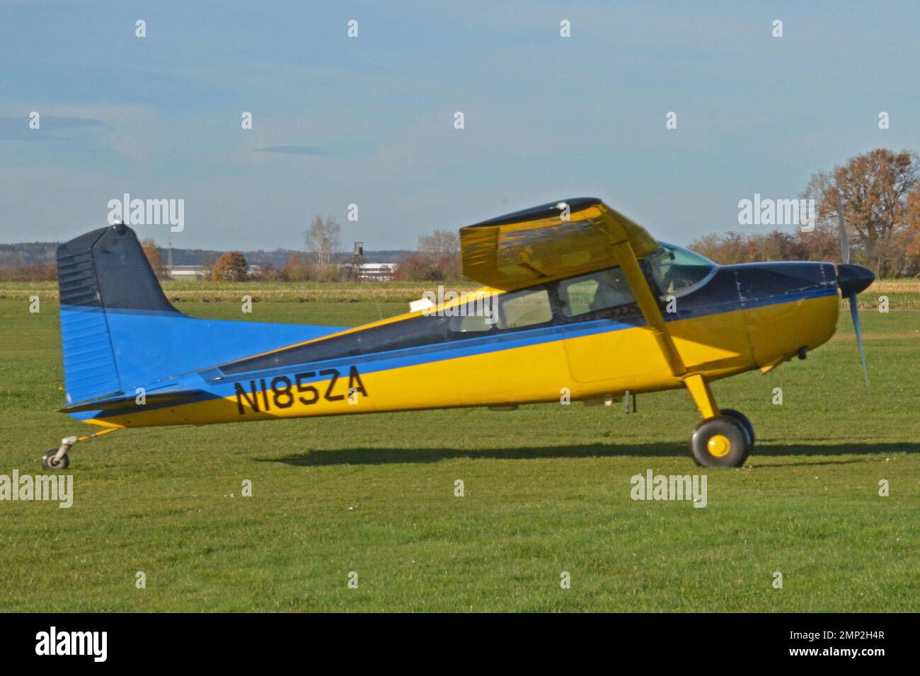 Germany, Baden-Württemberg, Tannheim:   N185ZA  Cessna 185E Skywagon  (c/n 0983). Stock Photo
