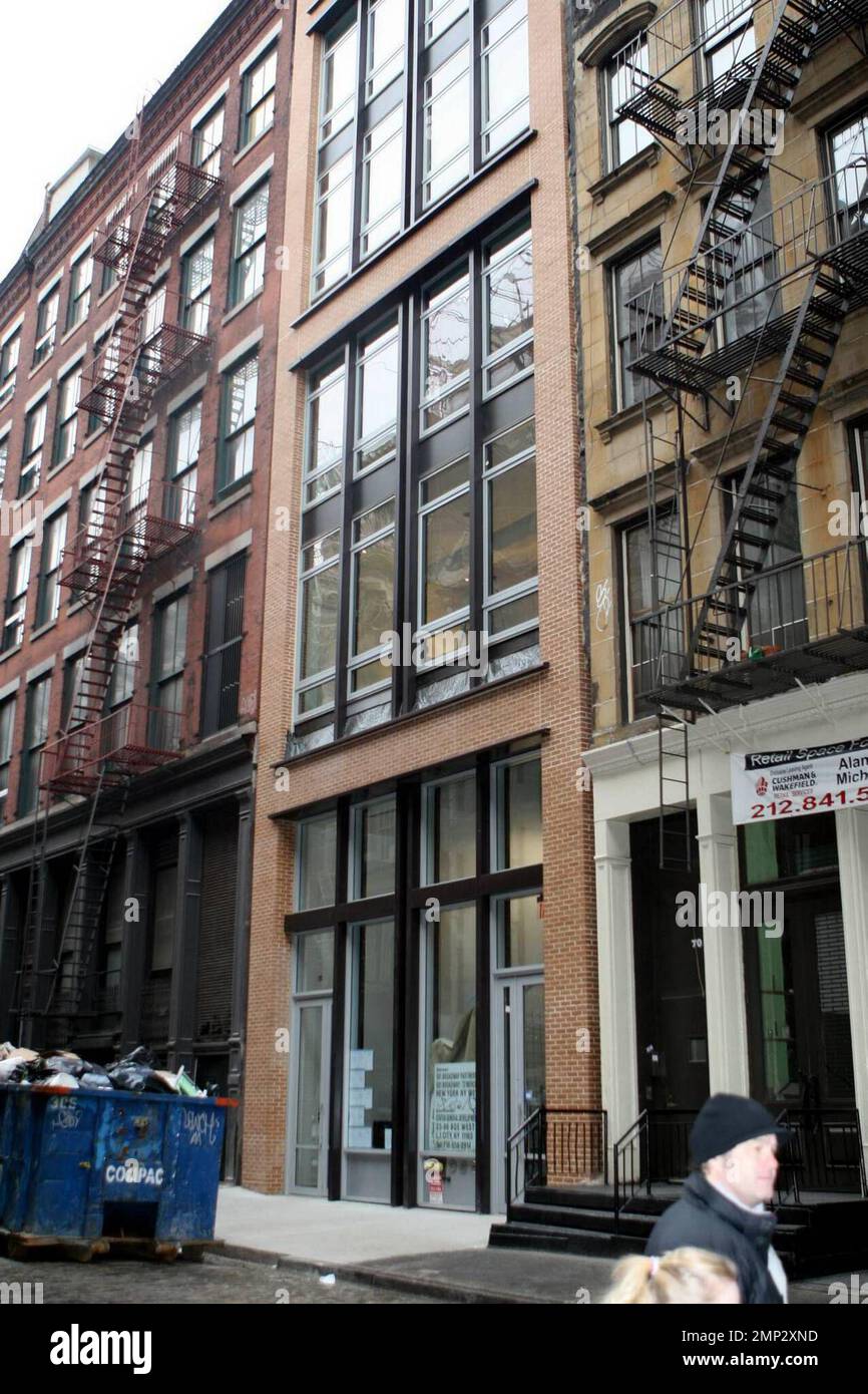 Actor Mike Myers has reportedly purchased a sixroom penthouse in this