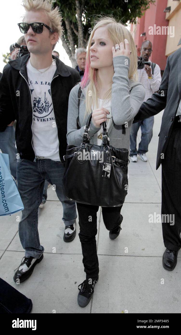 Avril Lavigne and Deryck Whibley shop on Robertson Blvd. making a stop
